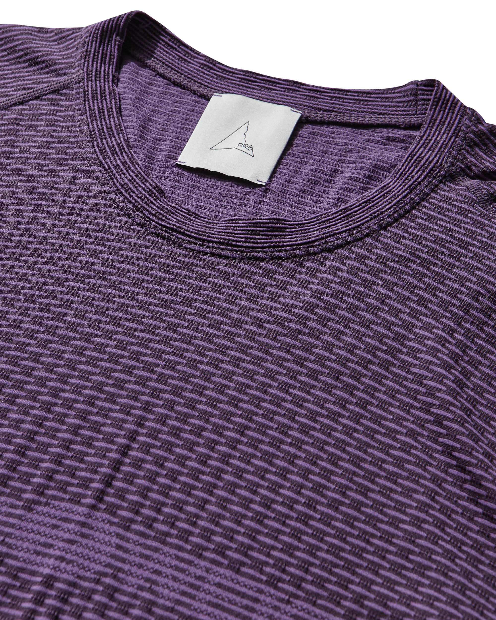 Hivee Dryarn Lightweight Seamless T-Shirt - Image 11