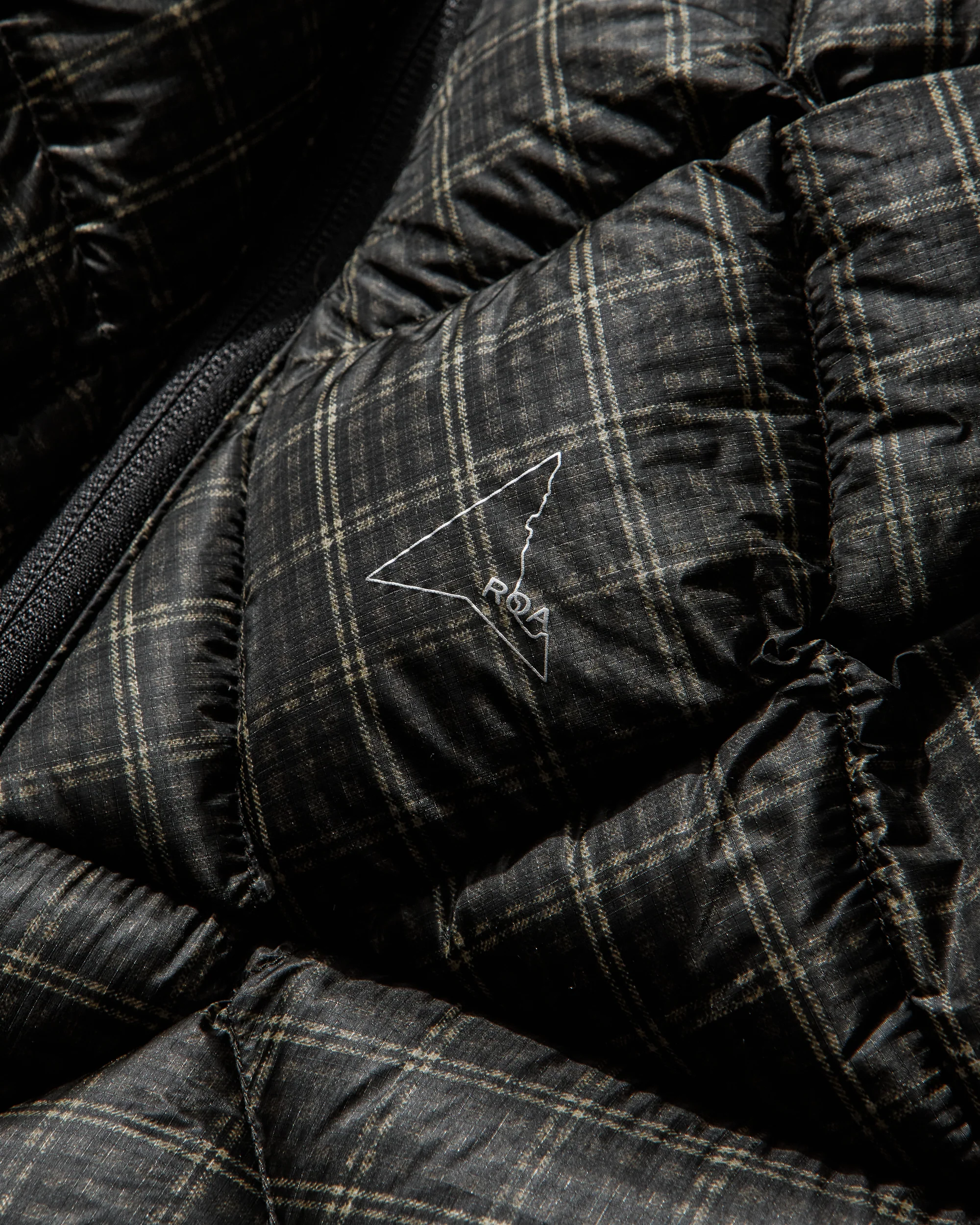 Nuna 600 Fill Check Hooded Down Vest - Image 11