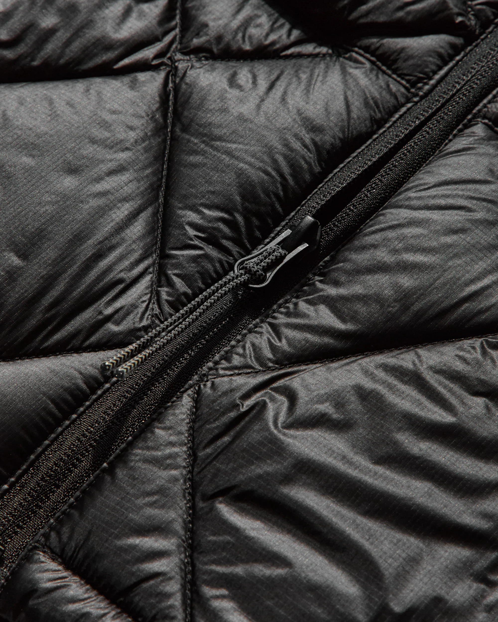 Nuna 800 Fill Power Hooded Down Jacket - Image 12